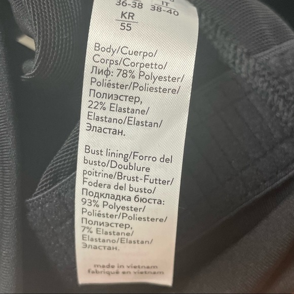 NEW SPANX Longline Medium Impact Sports Bra In Black Size Medium - Picture 8 of 9